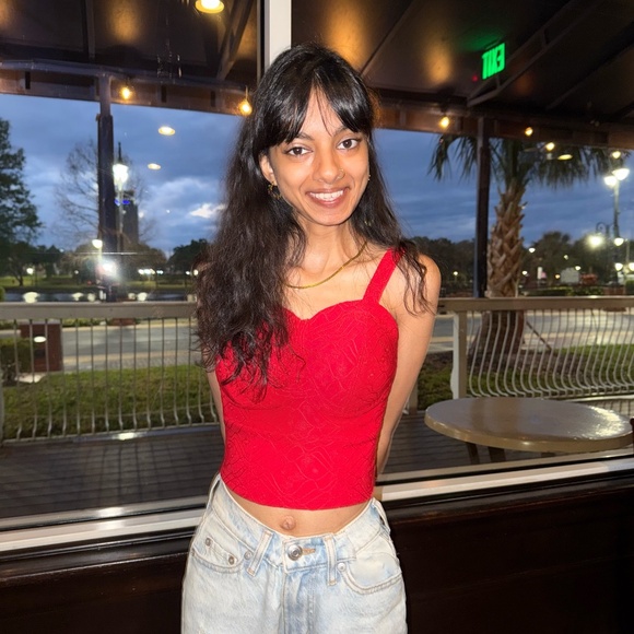 Meet your Posher, Steph - Picture 2 of 4